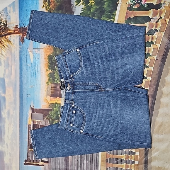 Levi's Silvertab Mini Mom Jeans Distressed Size 16 NWT - Picture 2 of 6